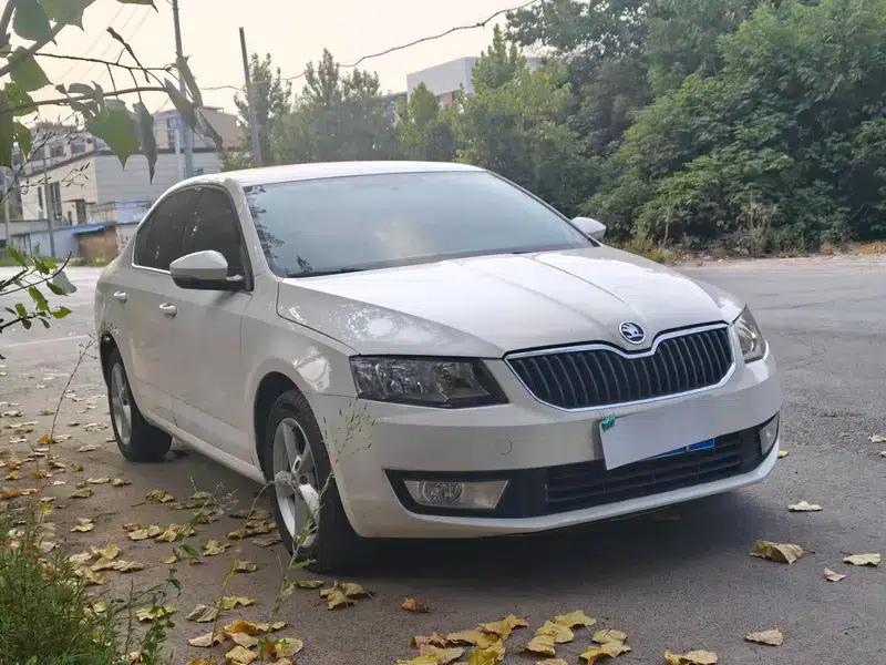 Octavia 2015 1.6L Automatic Elegance Edition — миниатюра 3