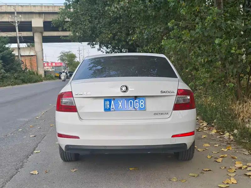 Octavia 2015 1.6L Automatic Elegance Edition — миниатюра 5