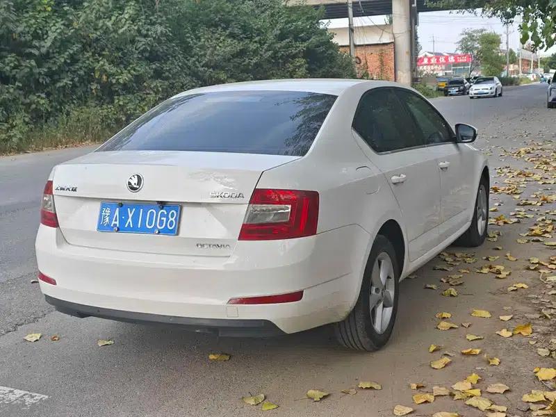 Octavia 2015 1.6L Automatic Elegance Edition — миниатюра 6