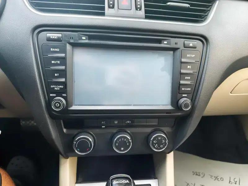 Octavia 2015 1.6L Automatic Elegance Edition — миниатюра 10