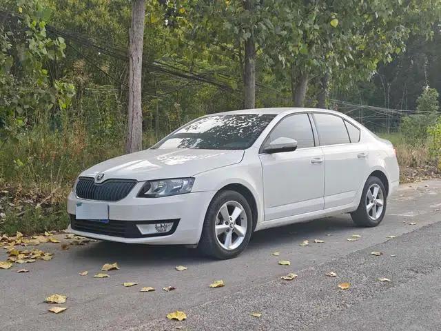 Octavia 2015 1.6L Automatic Elegance Edition