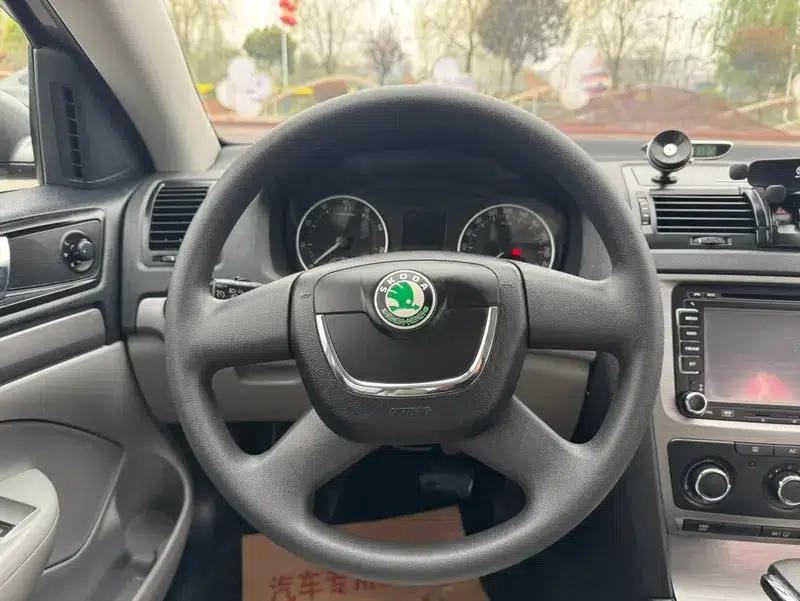 Octavia 2012 2.0L Automatic Elite Edition — миниатюра 11