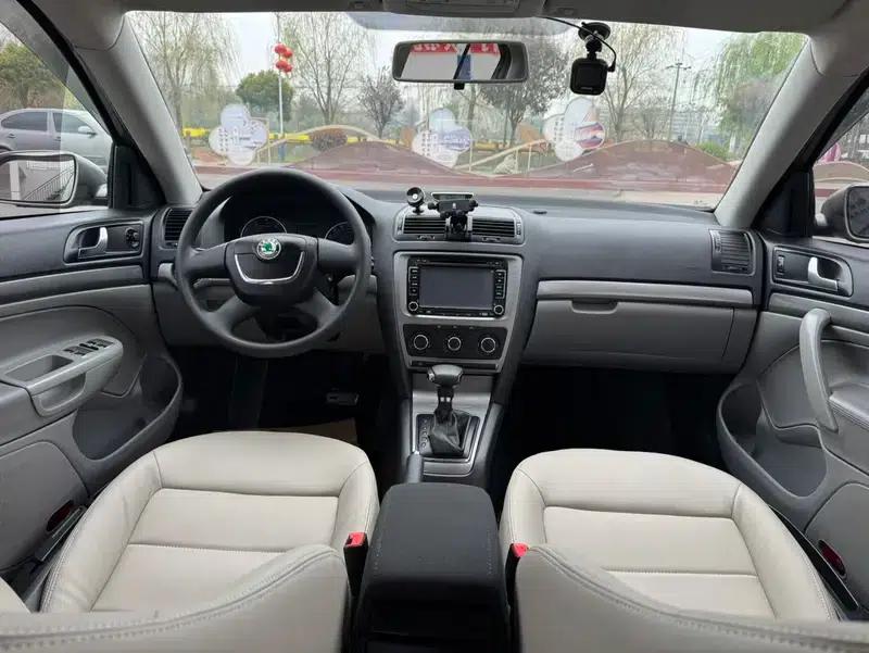 Octavia 2012 2.0L Automatic Elite Edition — миниатюра 12