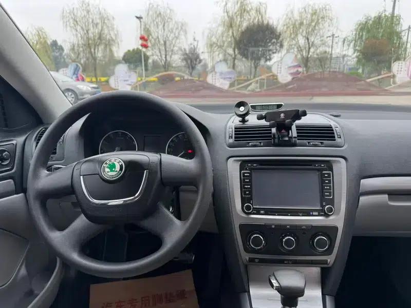 Octavia 2012 2.0L Automatic Elite Edition — миниатюра 13