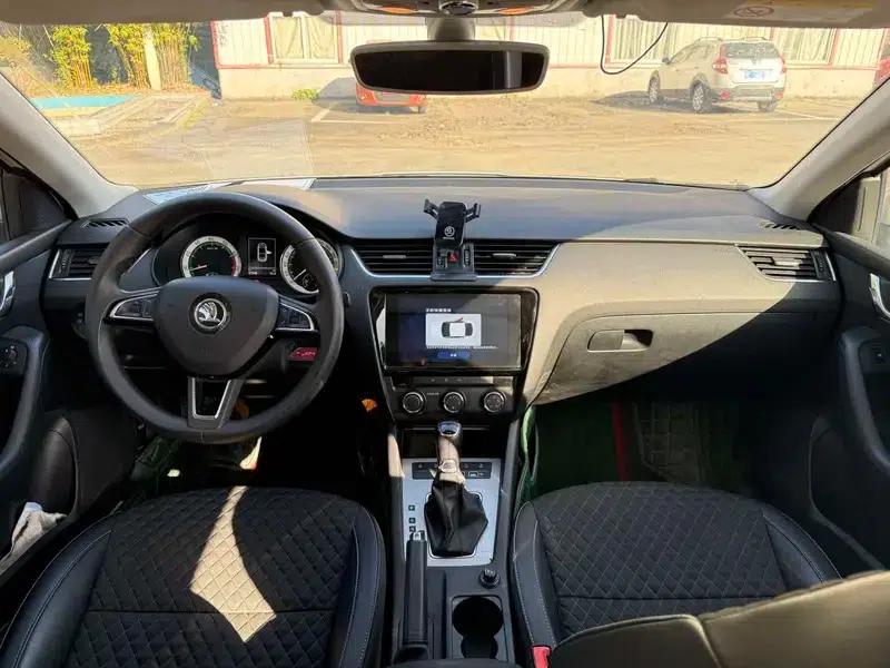 Octavia 2021 1.5L Automatic Comfort Edition — миниатюра 8