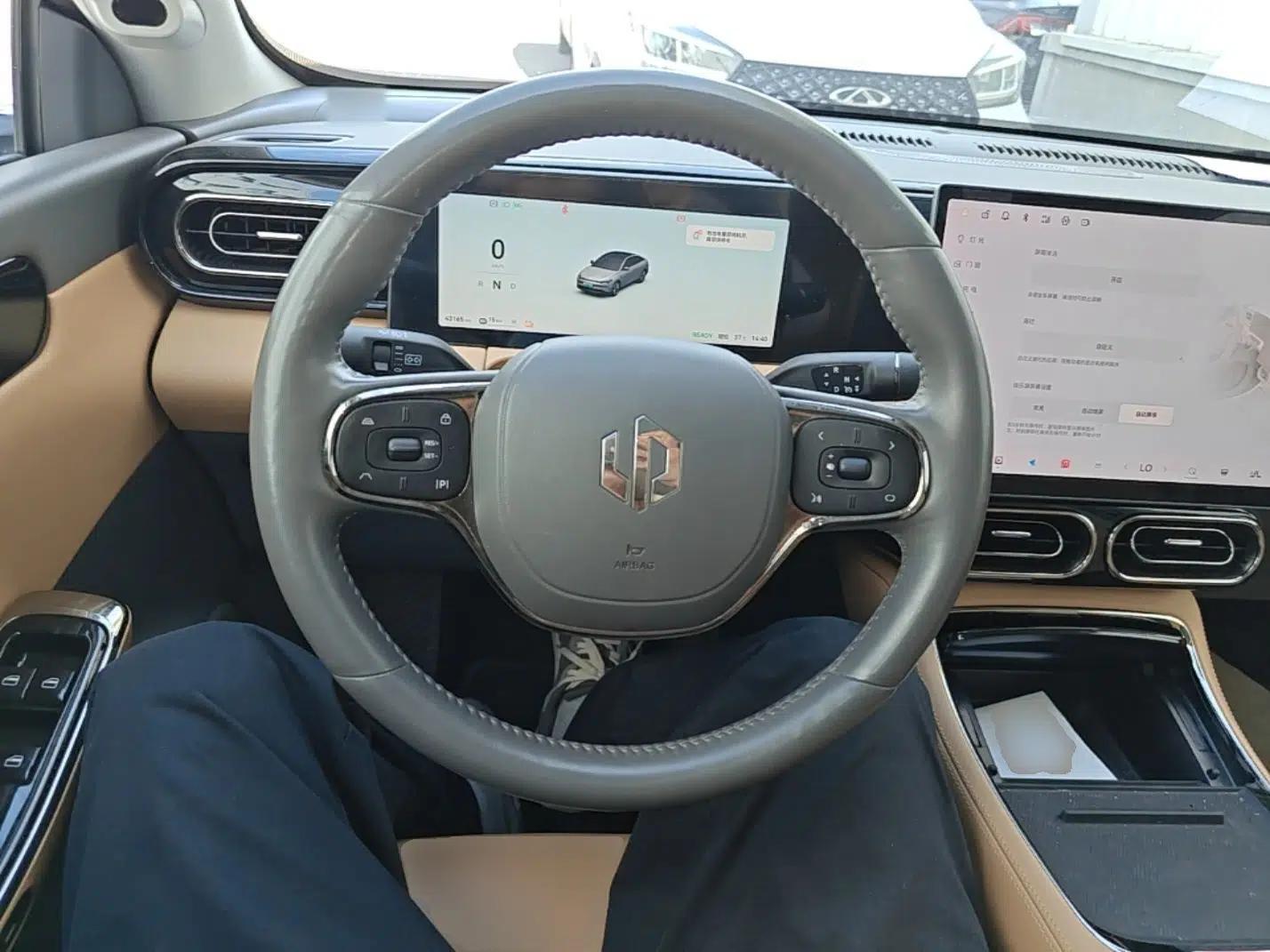 Leapmotor C01 2024 Pure Electric 525 Luxury Edition — миниатюра 13