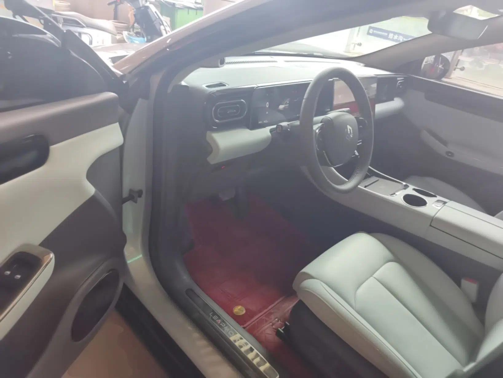 Leapmotor C01 2024 Pure Electric 525 Luxury Edition — миниатюра 24