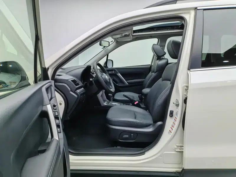 2014 Forester 2.0i Automatic Luxury Edition — миниатюра 17