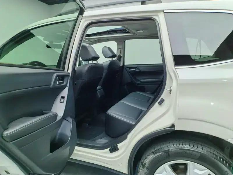 2014 Forester 2.0i Automatic Luxury Edition — миниатюра 18