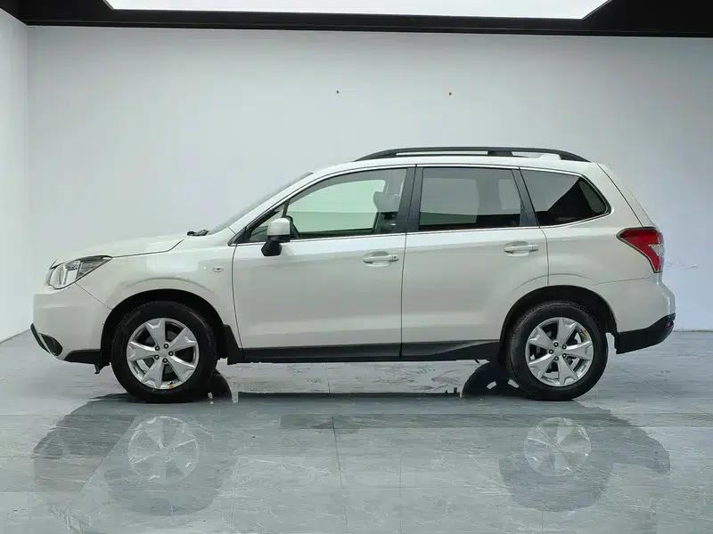 2014 Forester 2.0i Automatic Luxury Edition — миниатюра 4