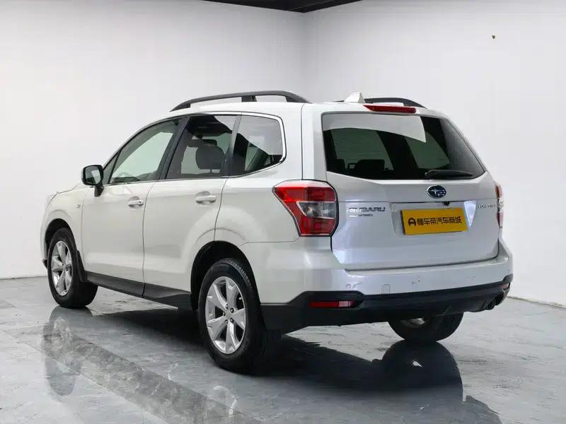 2014 Forester 2.0i Automatic Luxury Edition — миниатюра 5