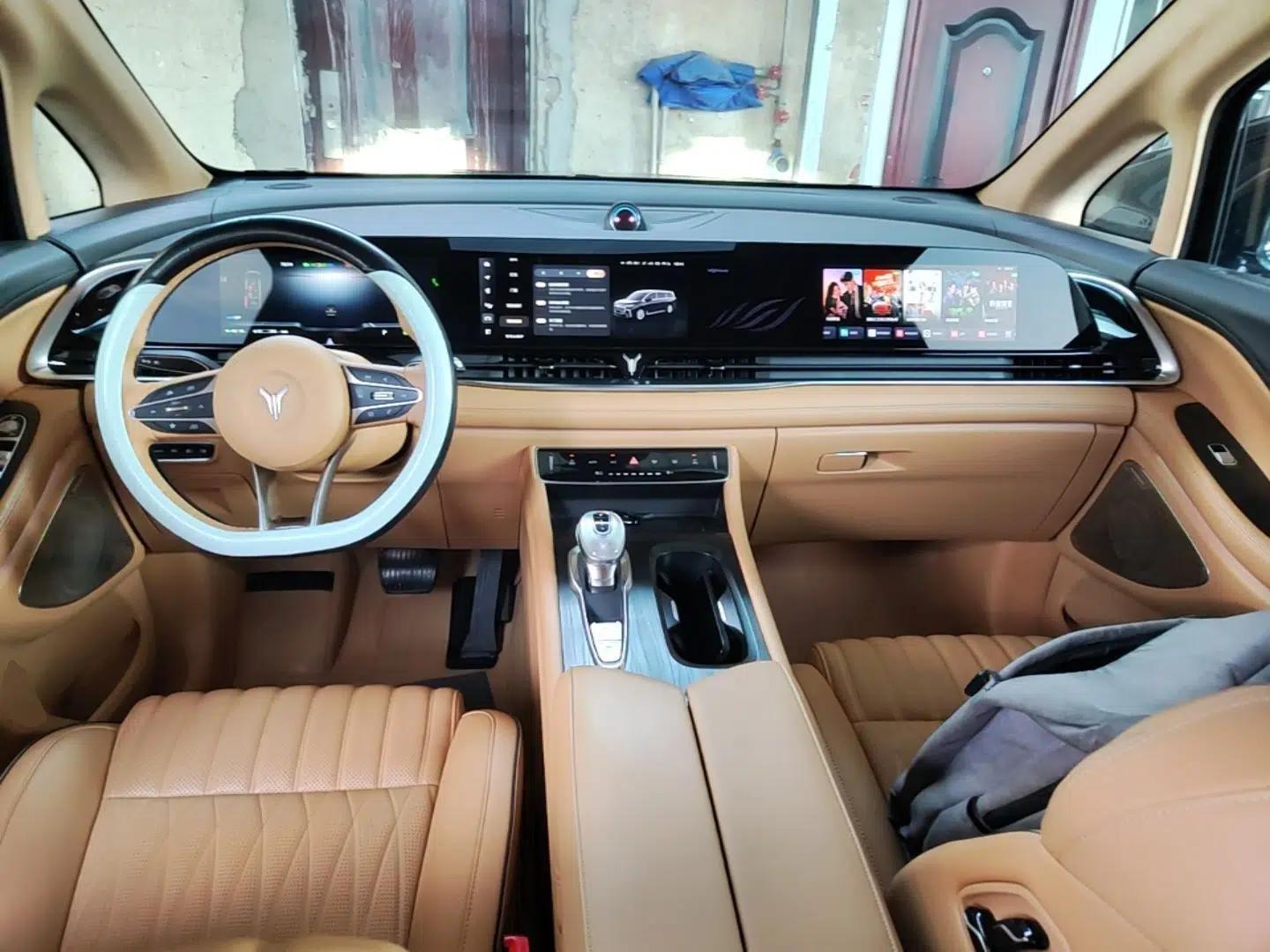 VOYAH Dream 2024 PHEV Ultra-Long Range Flagship Edition — миниатюра 12