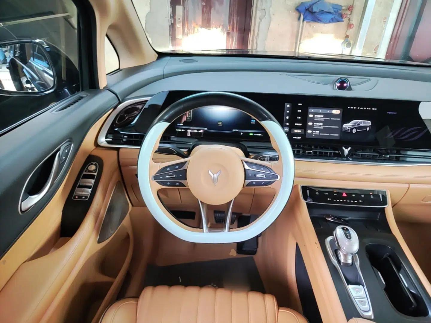 VOYAH Dream 2024 PHEV Ultra-Long Range Flagship Edition — миниатюра 13