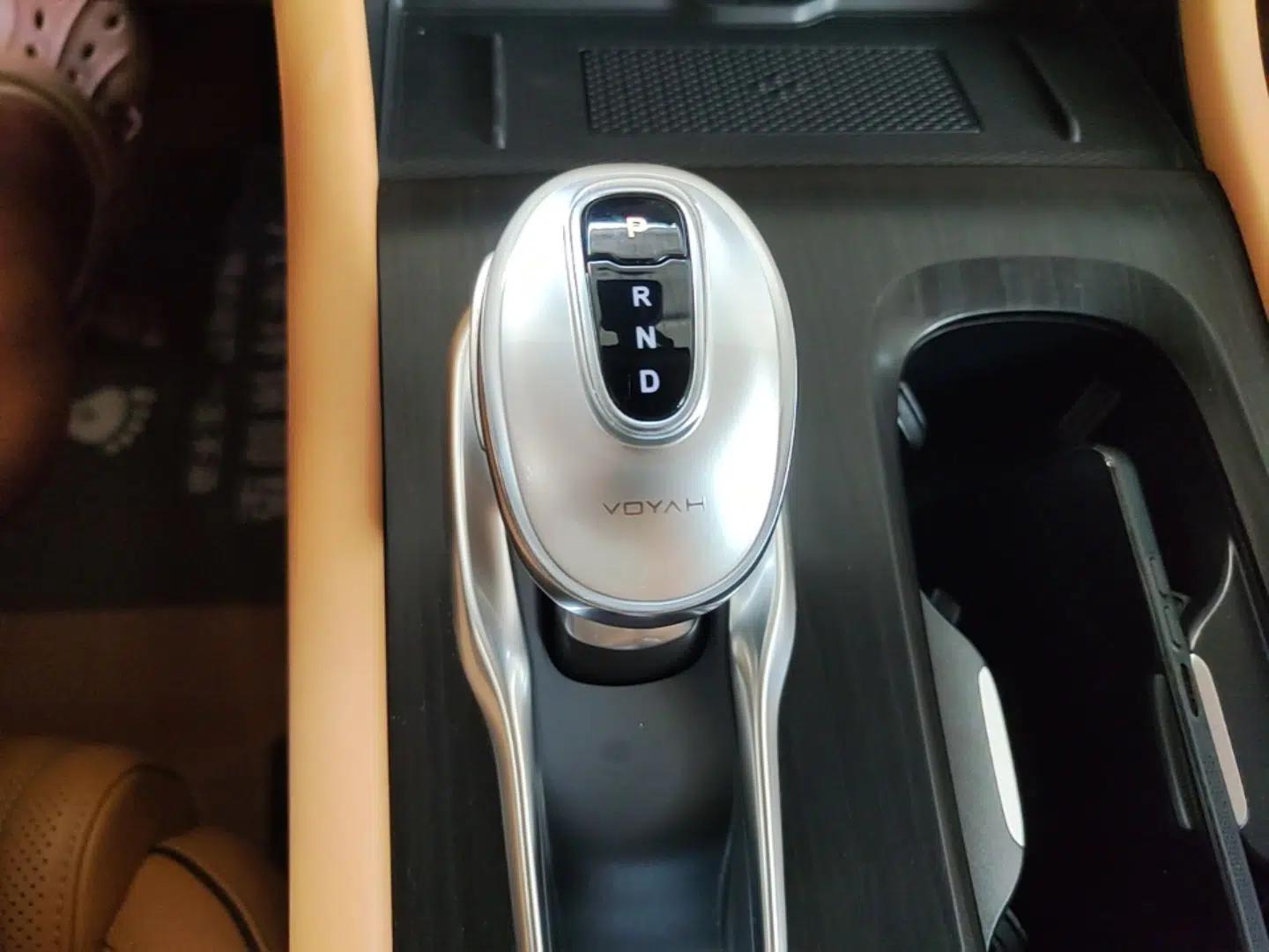 VOYAH Dream 2024 PHEV Ultra-Long Range Flagship Edition — миниатюра 16