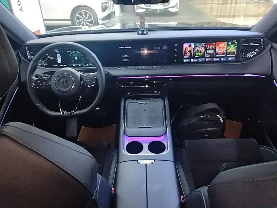 VOYAH FREE 2025 318 259 km All-Wheel-Drive Exploration Edition — миниатюра 12