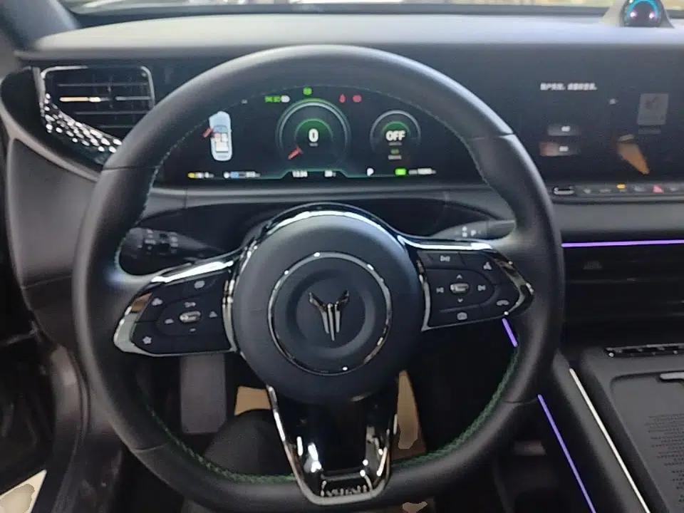 VOYAH FREE 2025 318 259 km All-Wheel-Drive Exploration Edition — миниатюра 13