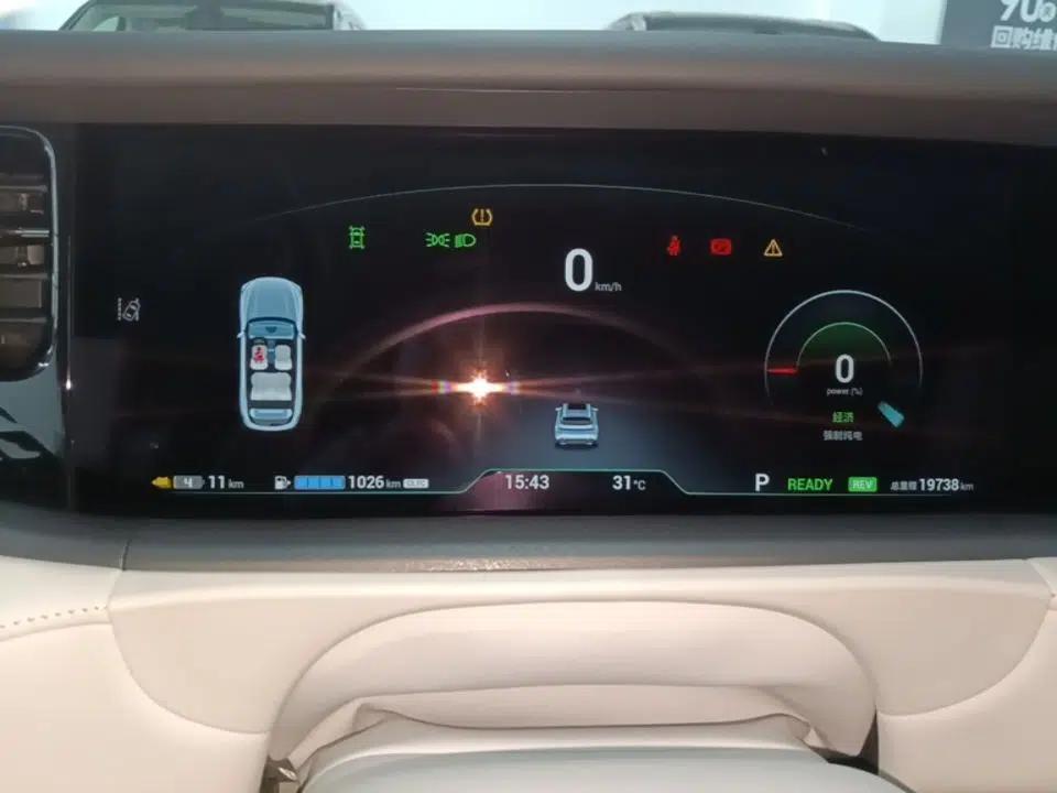 VOYAH FREE 2025 318 259 km All-Wheel-Drive Exploration Edition — миниатюра 19