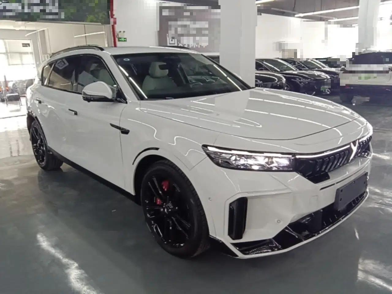 VOYAH FREE 2025 318 259 km All-Wheel-Drive Exploration Edition — миниатюра 3