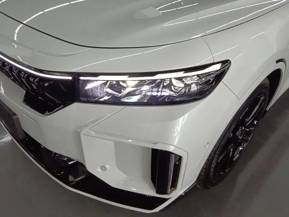 VOYAH FREE 2025 318 259 km All-Wheel-Drive Exploration Edition — миниатюра 8