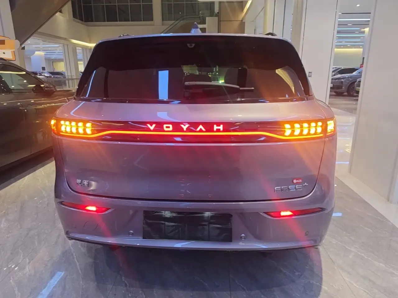 VOYAH FREE 2025 Model FREE+ Four-Wheel-Drive Qiankun Edition — миниатюра 5