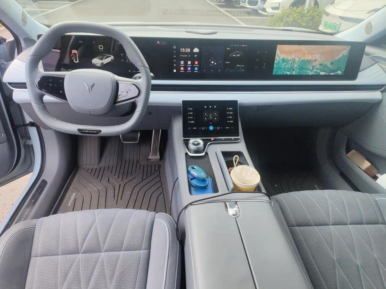 VOYAH PASSION 2023 Four-Wheel Drive Flagship Edition — миниатюра 9