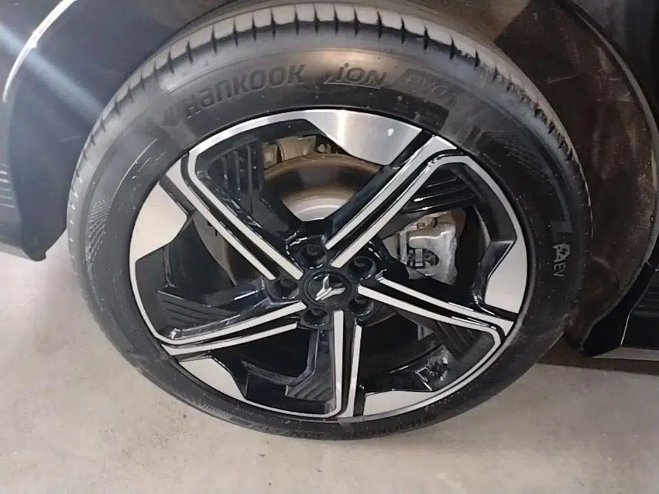 VOYAH COURAGE 2024 Long-Range Supercharge Edition — миниатюра 11