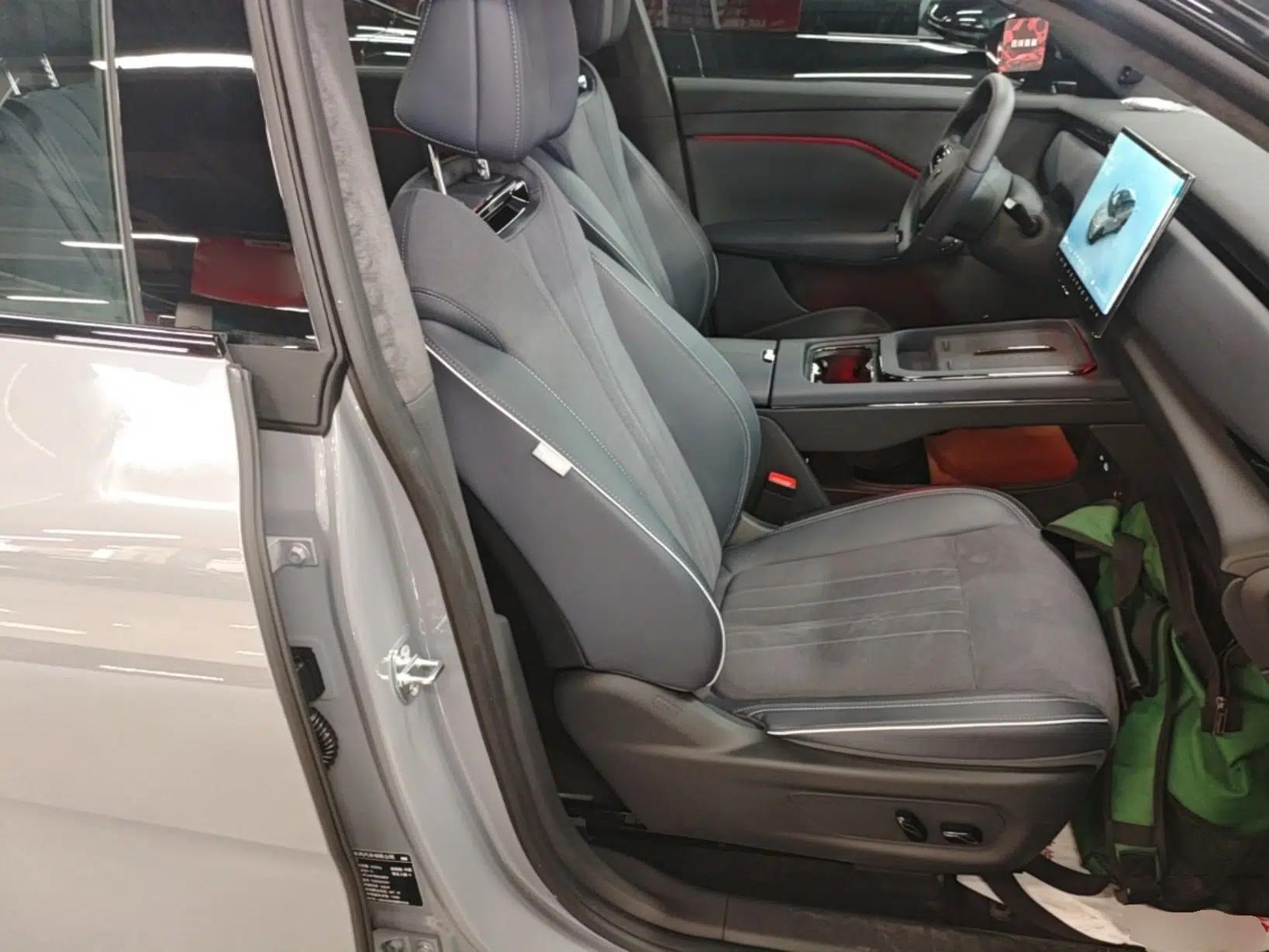 VOYAH COURAGE 2024 Long-Range Supercharge Edition — миниатюра 19