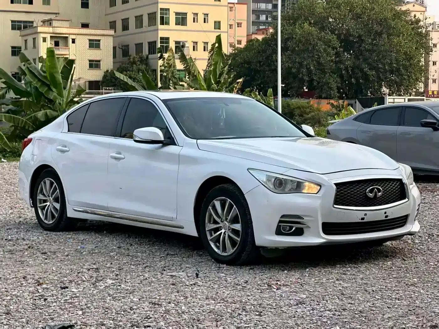 Infiniti Q50L 2016 2.0T Enjoy Edition — миниатюра 3