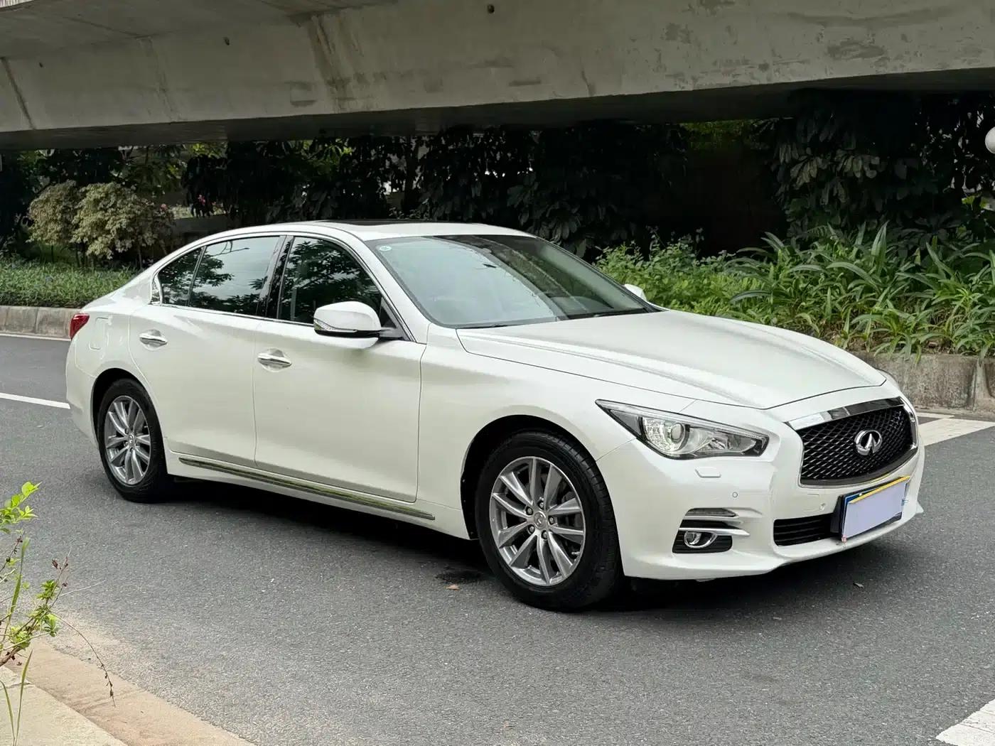 Infiniti Q50L 2016 2.0T Enjoy Edition — миниатюра 3