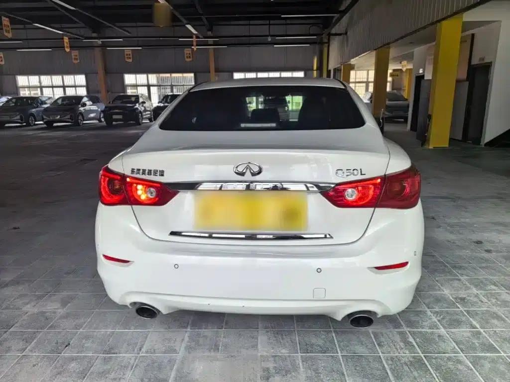 Infiniti Q50L 2016 2.0T Entry-level Edition — миниатюра 6