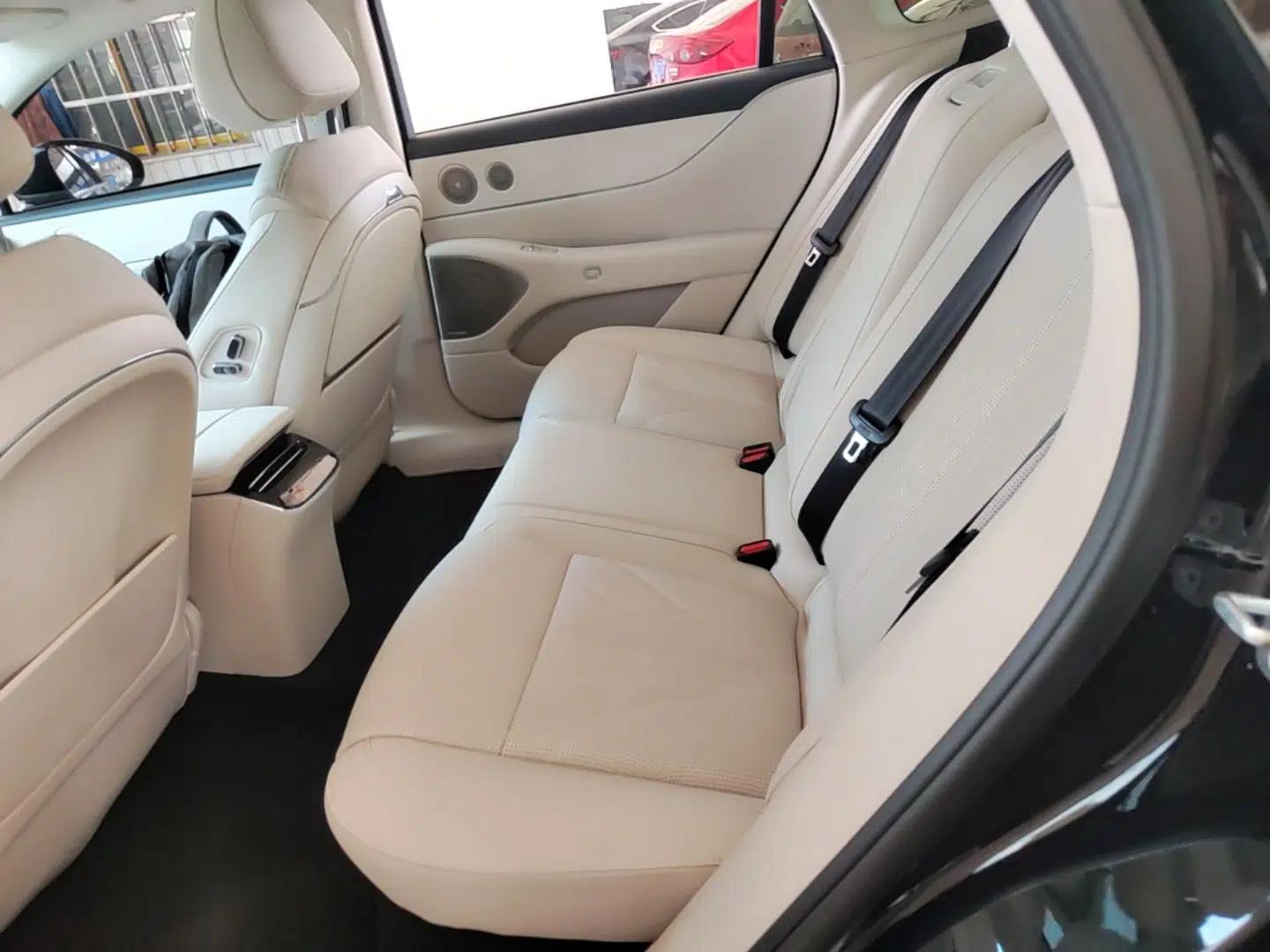 VOYAH Lantu Chiguang L 2026 Four-Wheel-Drive Ultra — миниатюра 20