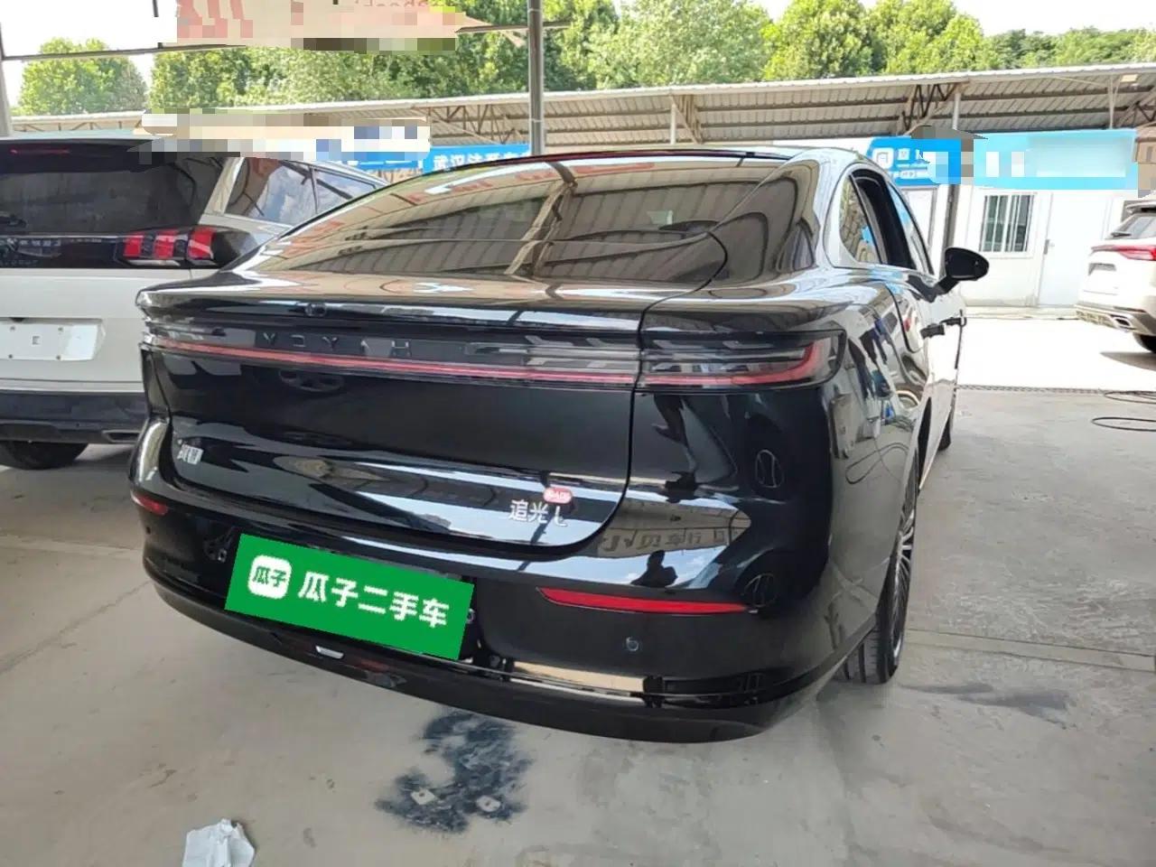 VOYAH Lantu Chiguang L 2026 Four-Wheel-Drive Ultra — миниатюра 6