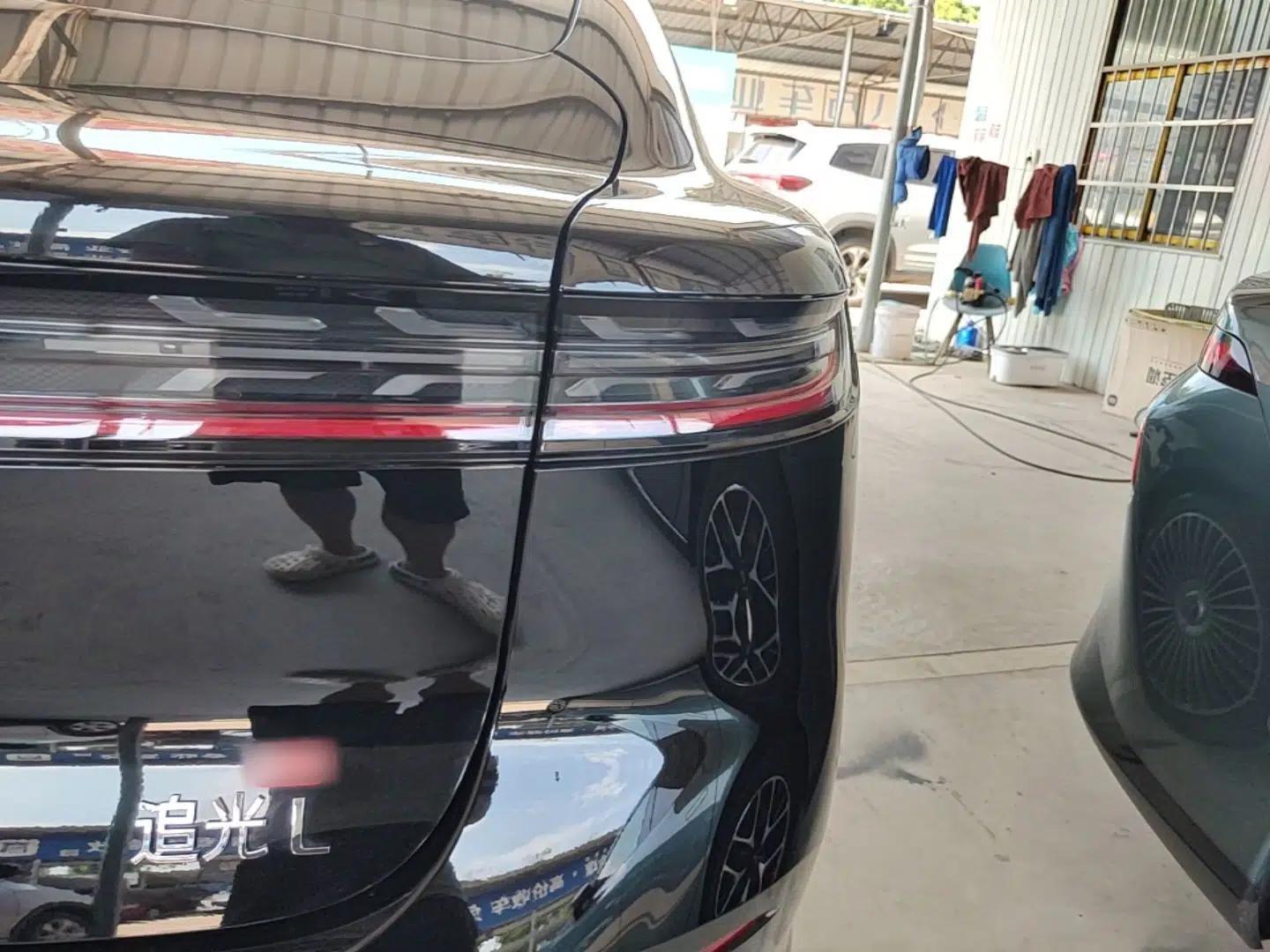 VOYAH Lantu Chiguang L 2026 Four-Wheel-Drive Ultra — миниатюра 9
