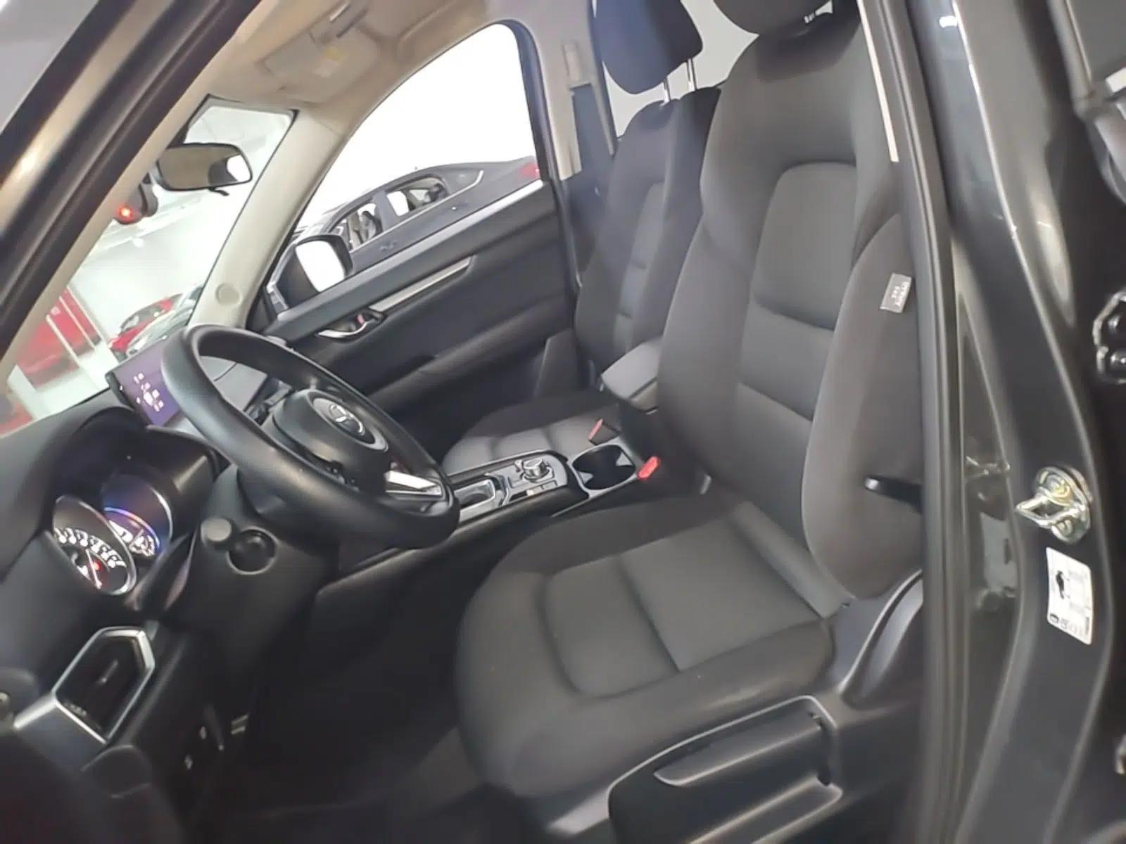 Mazda CX-5 2024 2.0L Automatic Two-Wheel Drive Comfort Version — миниатюра 17