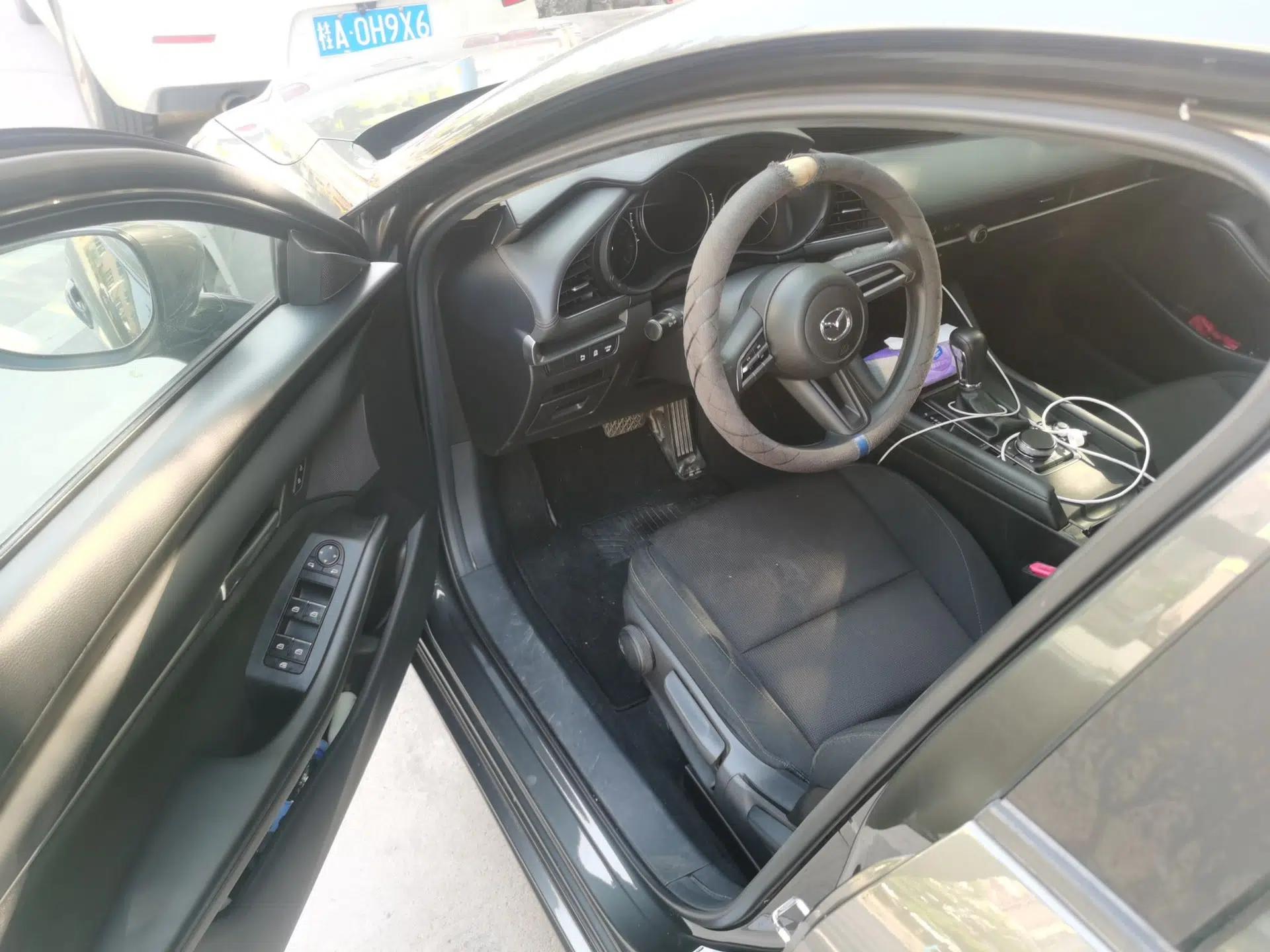 Mazda 3 Axela 2020 1.5L Automatic ZhiMei Edition — миниатюра 16