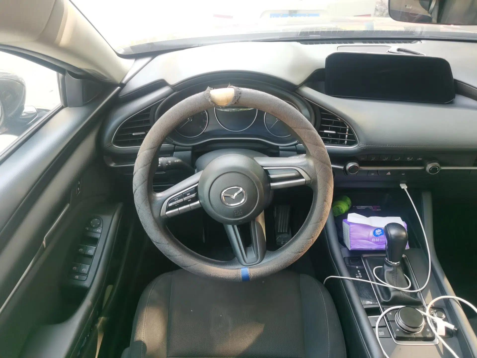 Mazda 3 Axela 2020 1.5L Automatic ZhiMei Edition — миниатюра 10