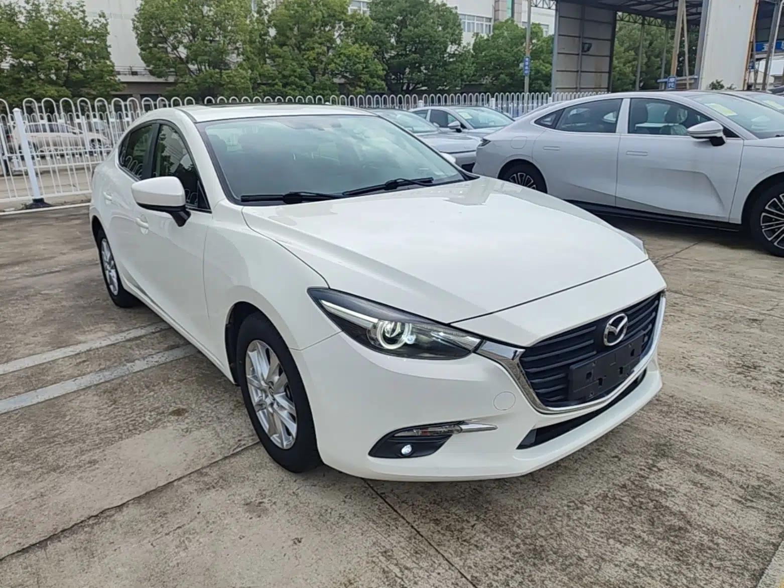 Mazda 3 Axela 2017 Sedan 1.5L Automatic Luxury Model Emission Standard China V — миниатюра 12