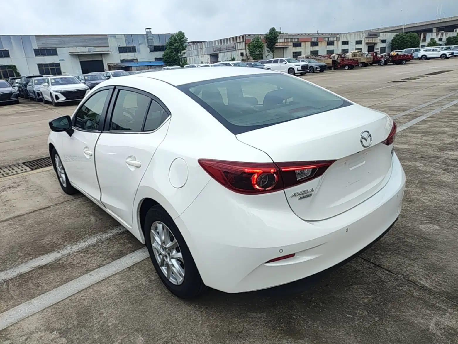 Mazda 3 Axela 2017 Sedan 1.5L Automatic Luxury Model Emission Standard China V — миниатюра 13