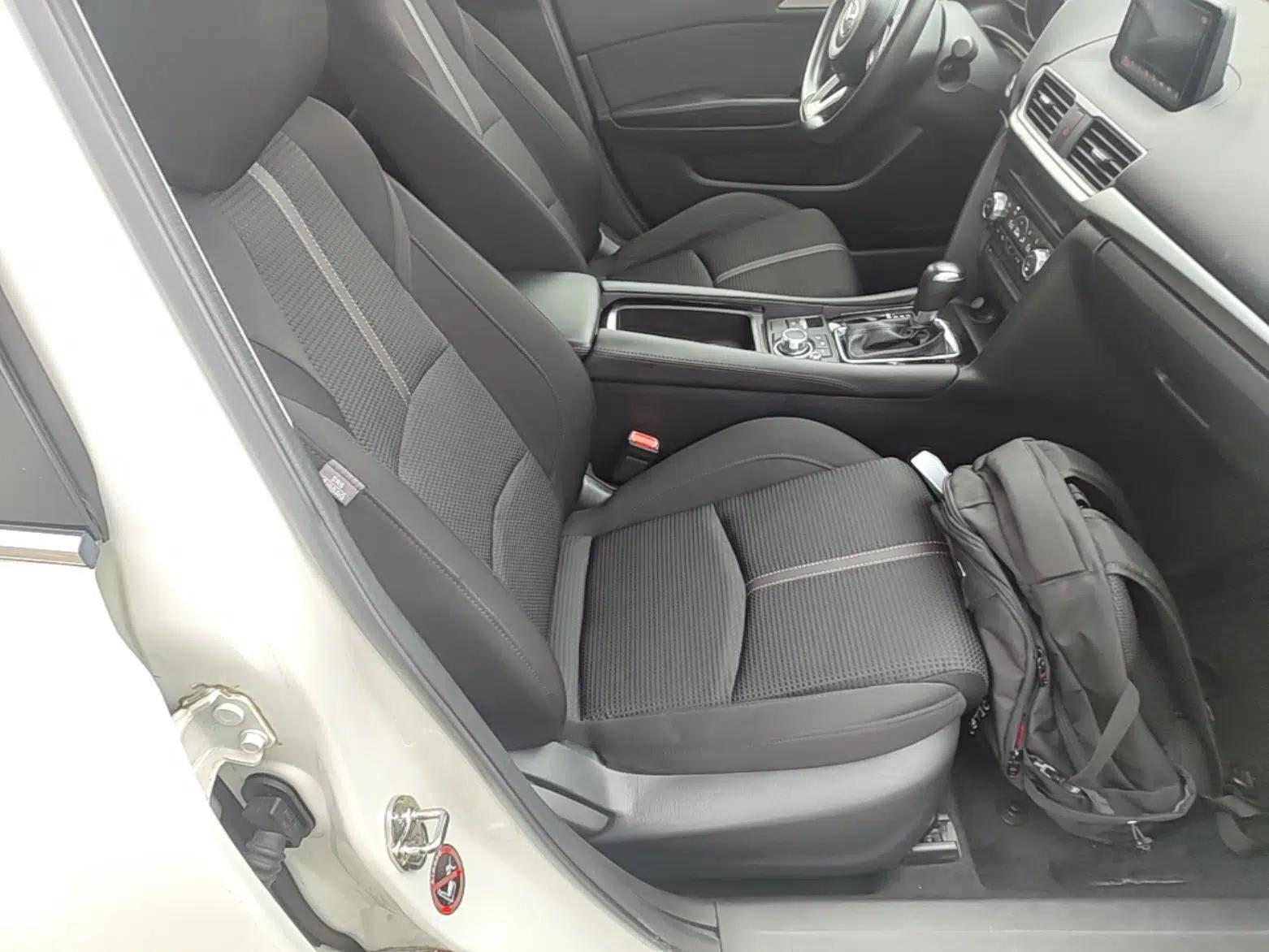 Mazda 3 Axela 2017 Sedan 1.5L Automatic Luxury Model Emission Standard China V — миниатюра 24