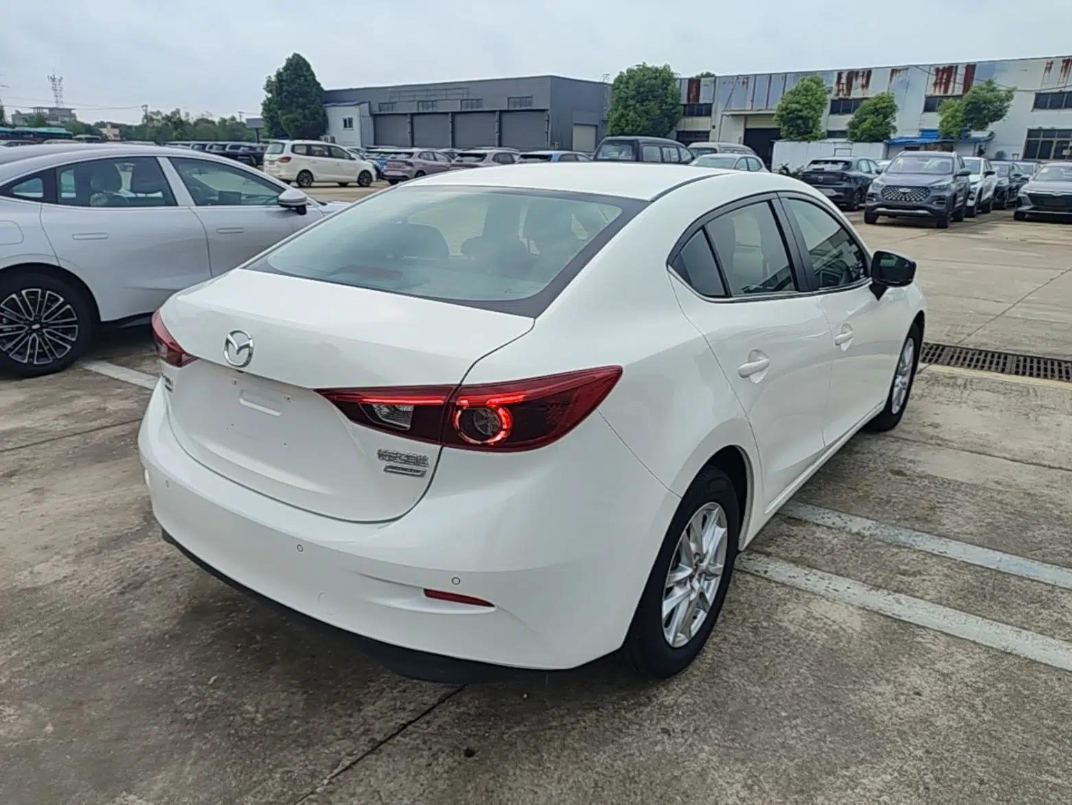 Mazda 3 Axela 2017 Sedan 1.5L Automatic Luxury Model Emission Standard China V — миниатюра 6