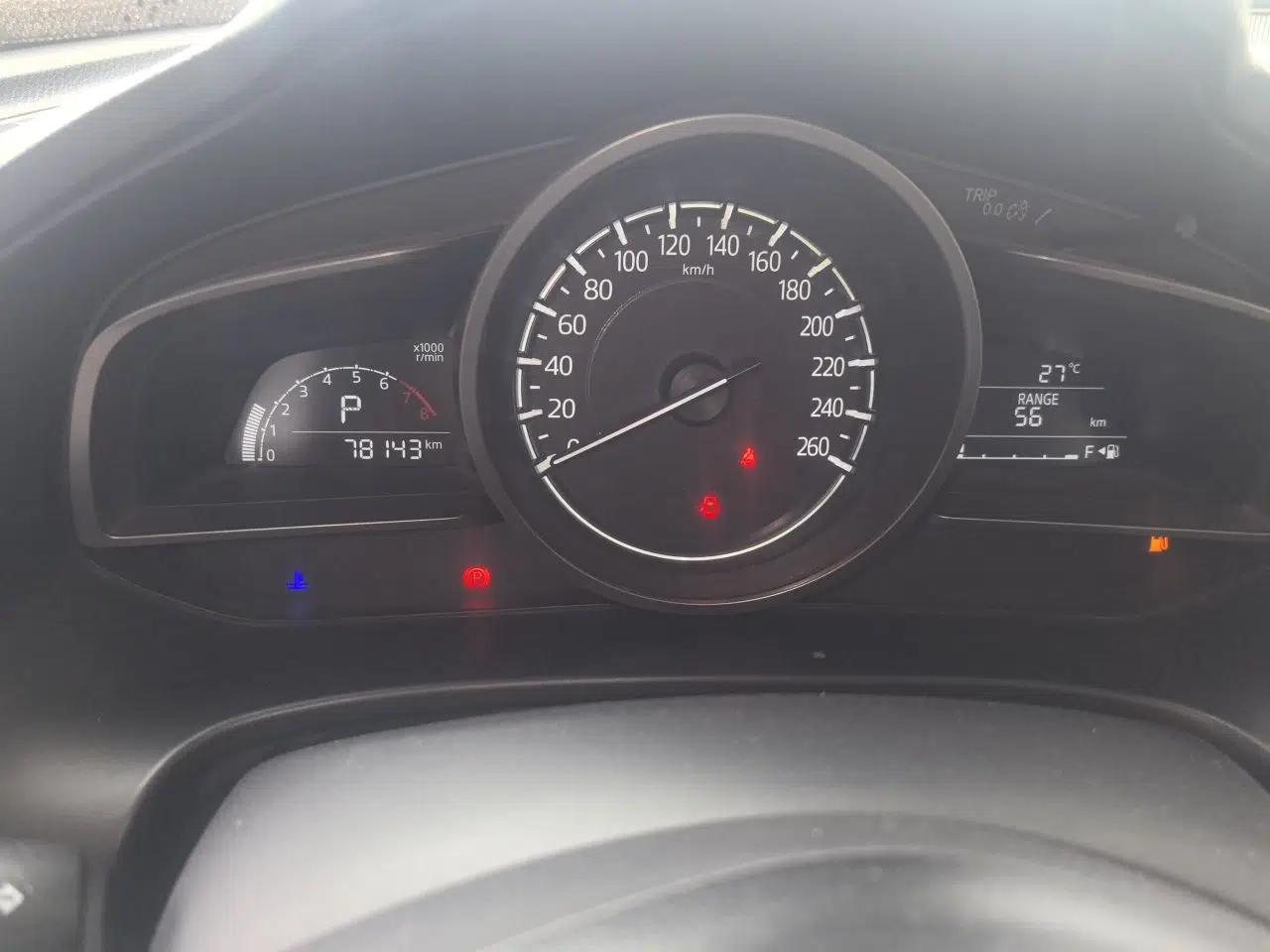 Mazda 3 Axela 2017 Hatchback 1.5L Automatic Luxury Model Emission Standard China V — миниатюра 11