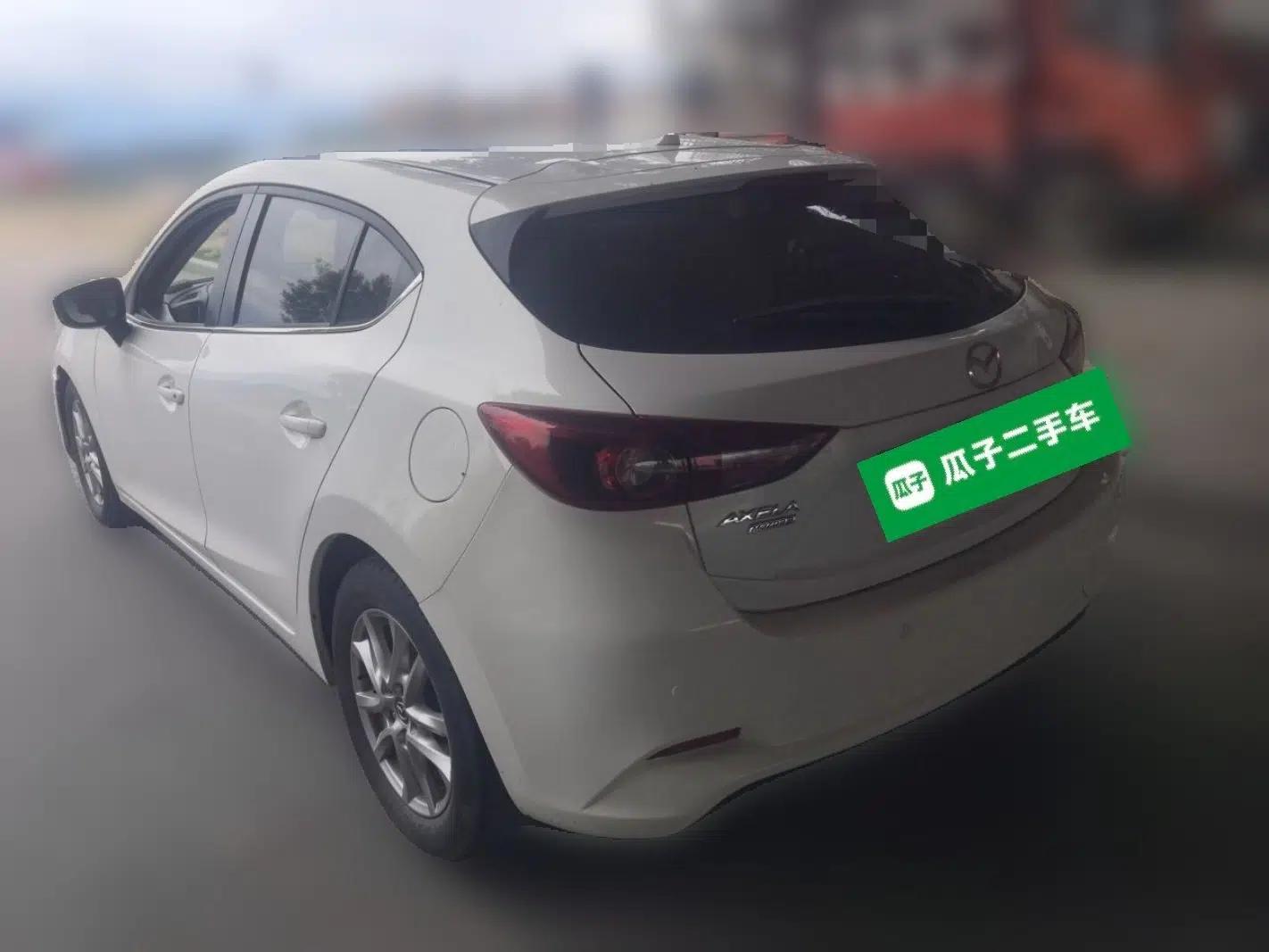 Mazda 3 Axela 2017 Hatchback 1.5L Automatic Luxury Model Emission Standard China V — миниатюра 4