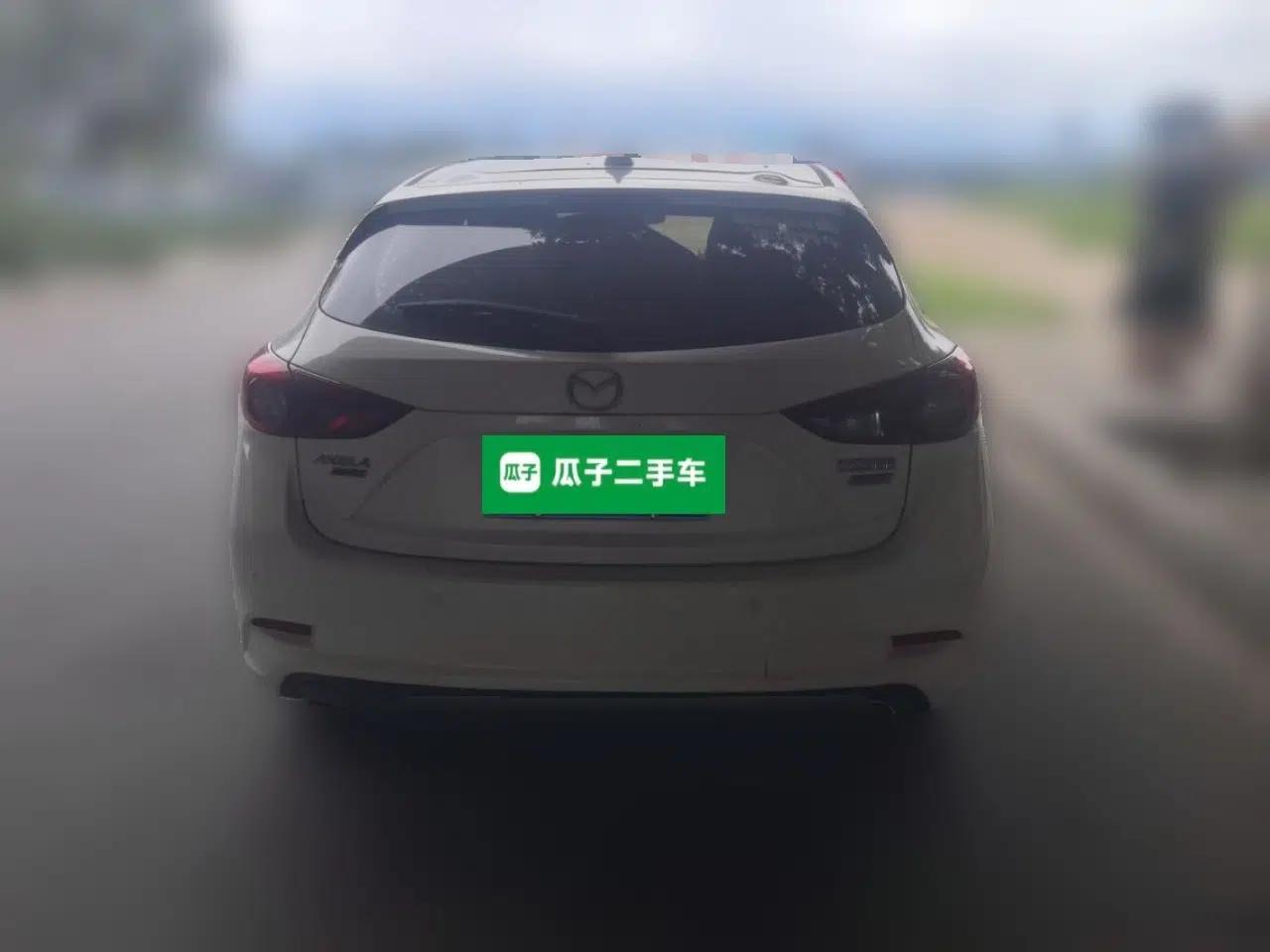 Mazda 3 Axela 2017 Hatchback 1.5L Automatic Luxury Model Emission Standard China V — миниатюра 5