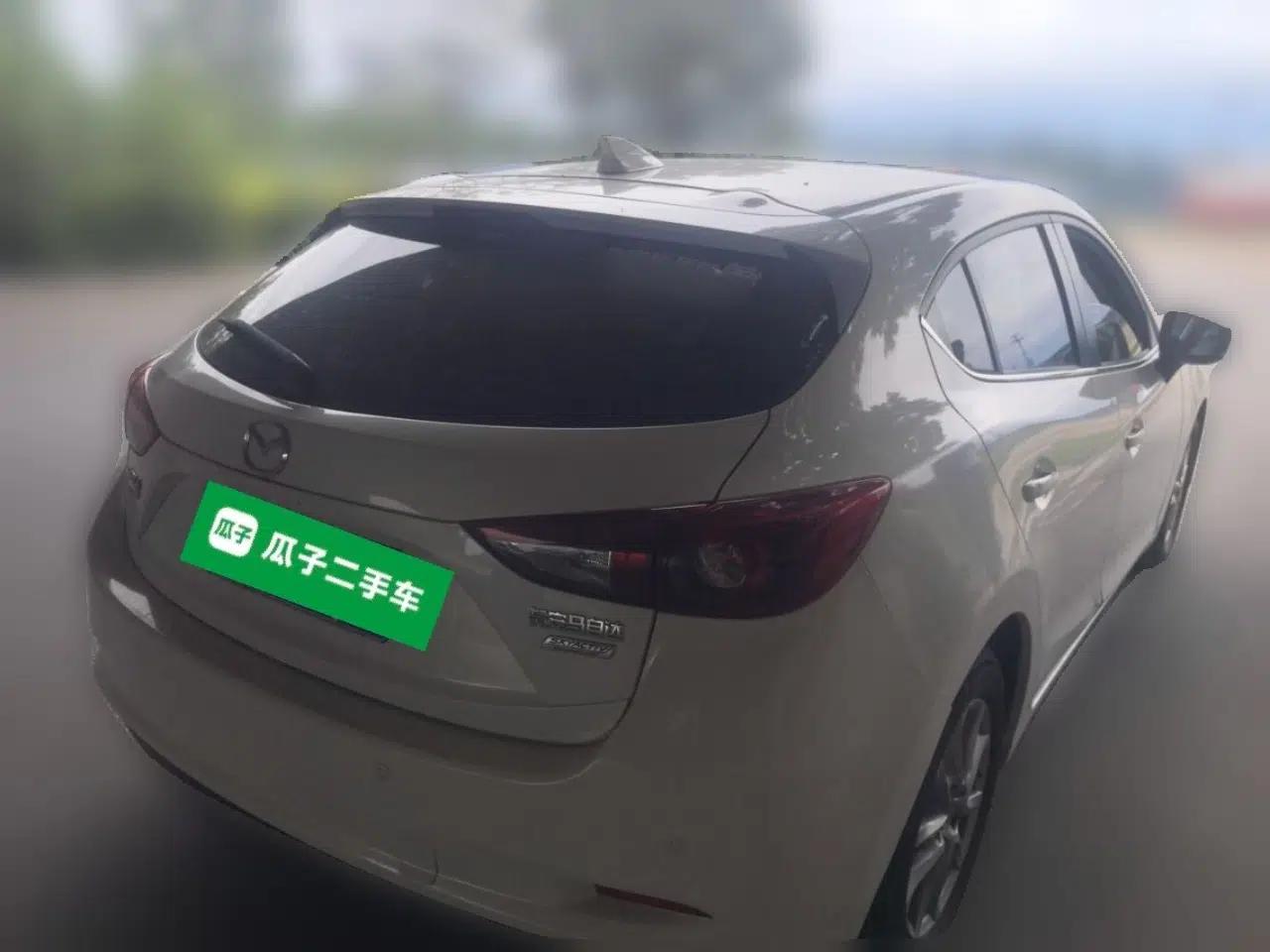 Mazda 3 Axela 2017 Hatchback 1.5L Automatic Luxury Model Emission Standard China V — миниатюра 6