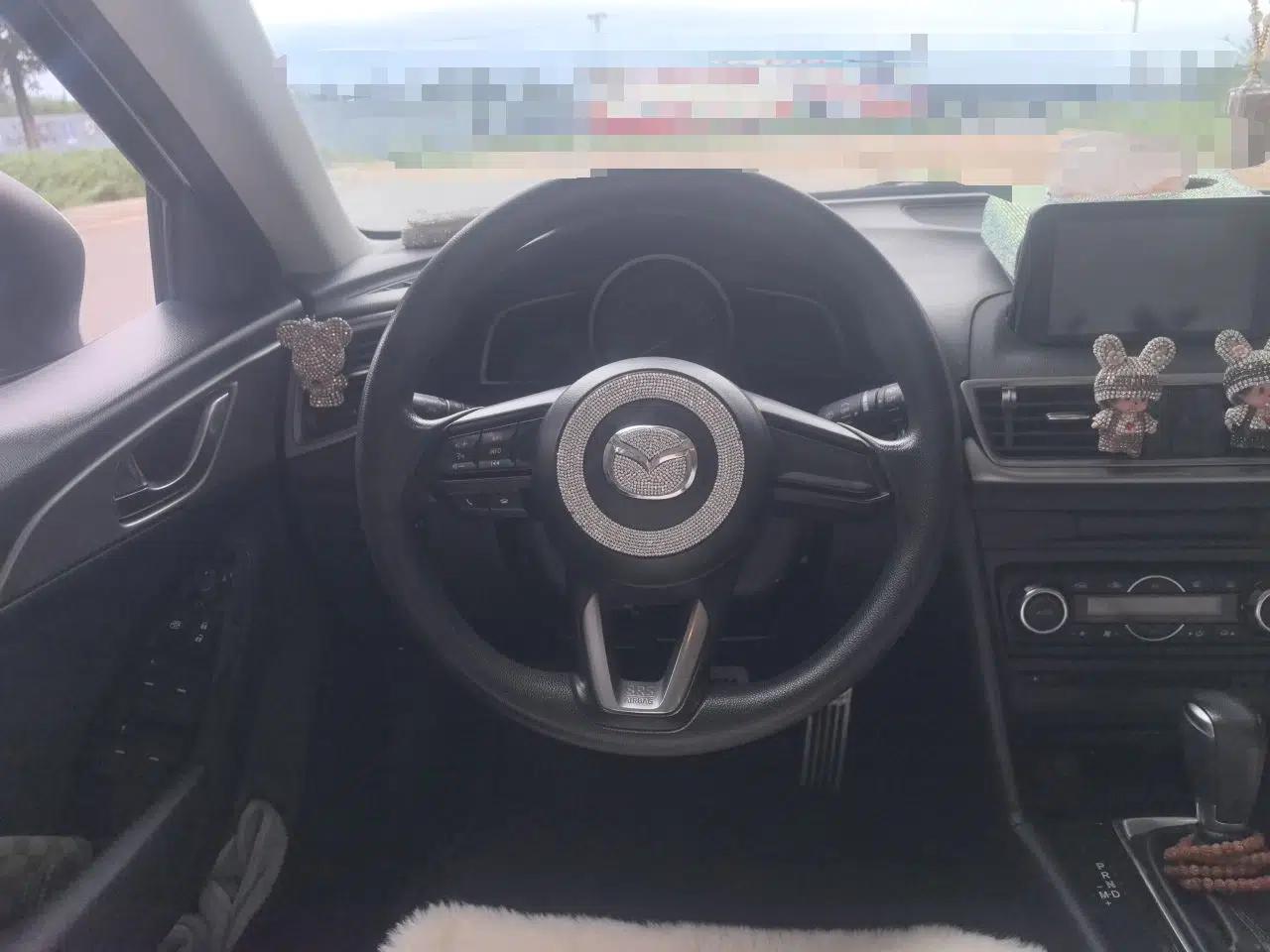 Mazda 3 Axela 2017 Hatchback 1.5L Automatic Luxury Model Emission Standard China V — миниатюра 10