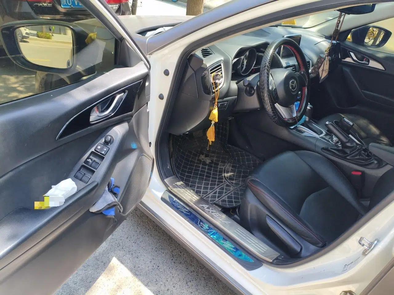 Mazda 3 Axela 2016 Sedan 1.5L Automatic Luxury Model — миниатюра 16
