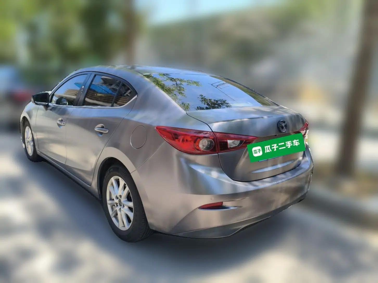 Mazda 3 Axela 2016 Sedan 1.5L Automatic Luxury Model — миниатюра 4
