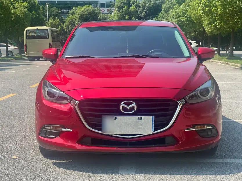Mazda 3 Axela 2017 Sedan 1.5L Automatic Luxury Model Emission Standard China V — миниатюра 18