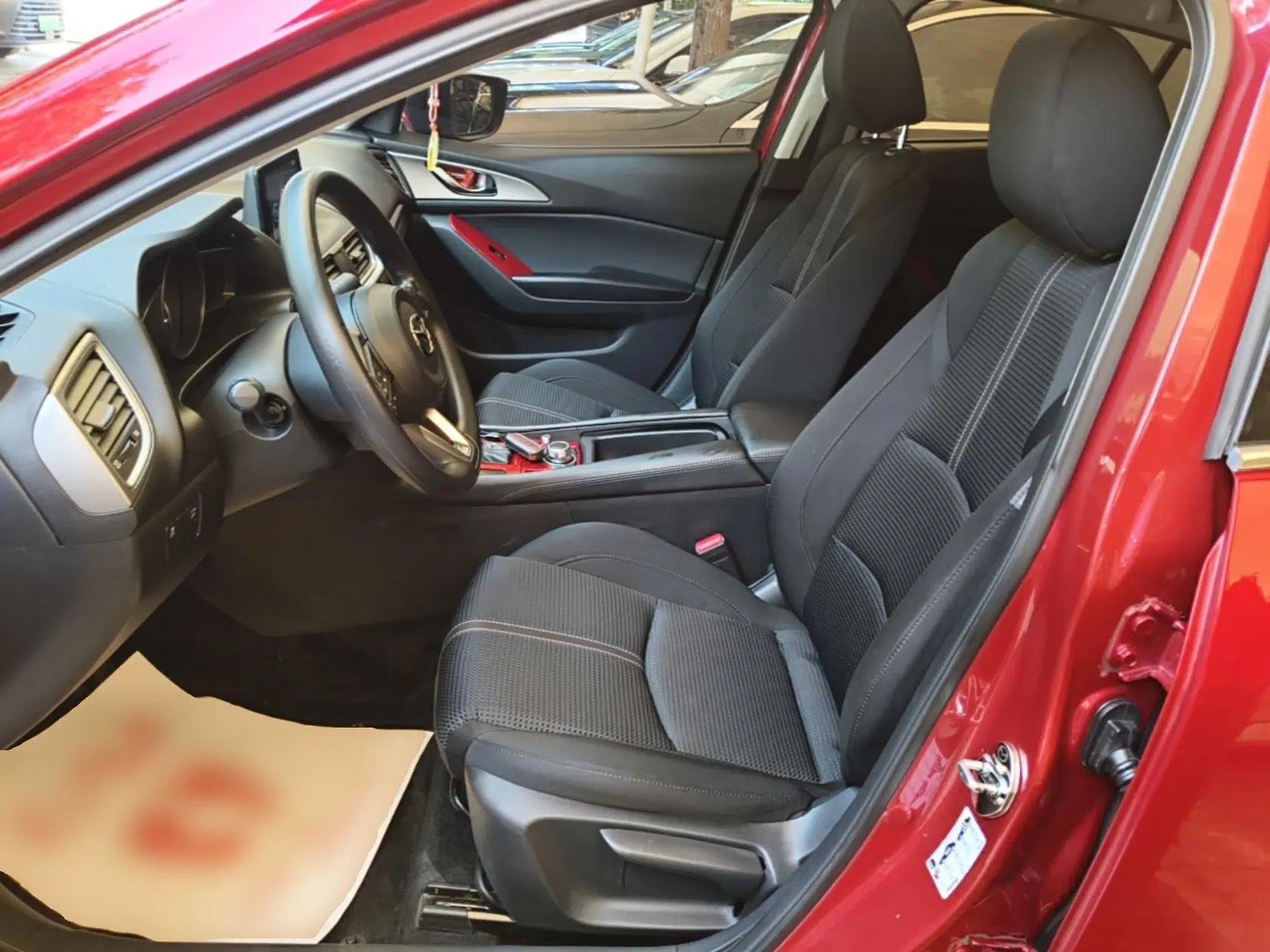 Mazda 3 Axela 2017 Sedan 1.5L Automatic Luxury Model Emission Standard China V — миниатюра 26