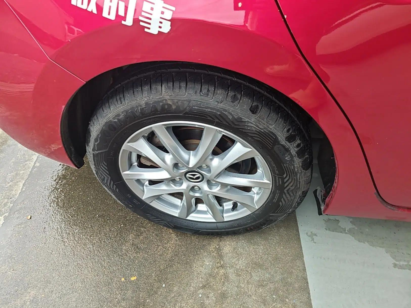 Mazda 3 Axela 2017 Sedan 1.5L Automatic Luxury Model Emission Standard China V — миниатюра 11